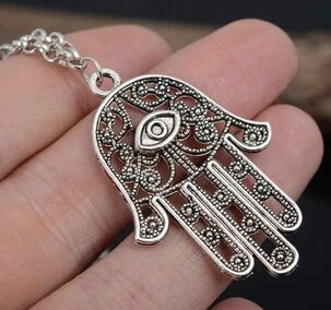 amulet hand of happiness