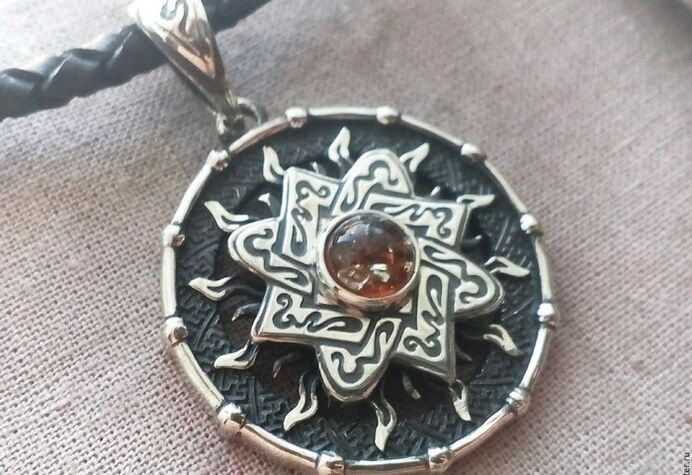 pendant amulet for happiness