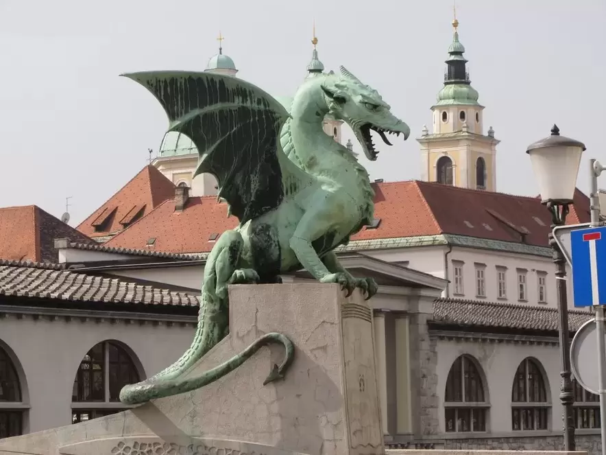 good luck charm - dragon